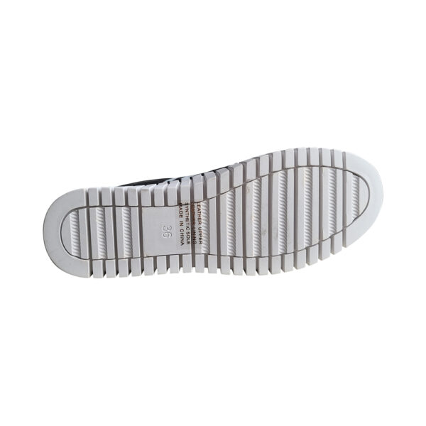 BECCA - Image 6