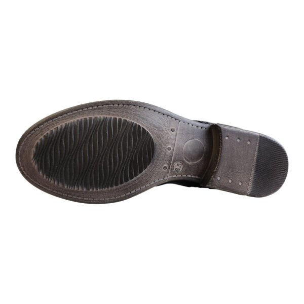 LYNN - Image 6
