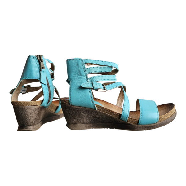 SHAY - Image 5
