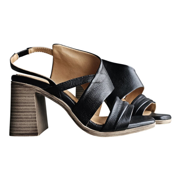 JINNY - Image 3