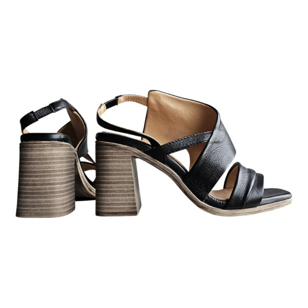 JINNY - Image 4