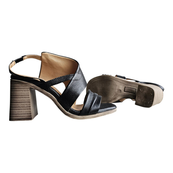 JINNY - Image 5