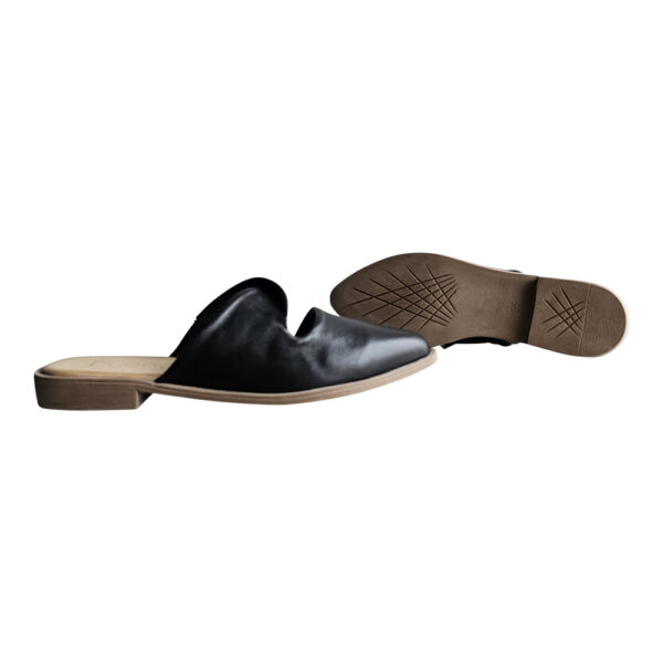 BLAKELY - Image 4