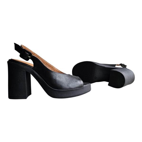 LILLY - Image 2