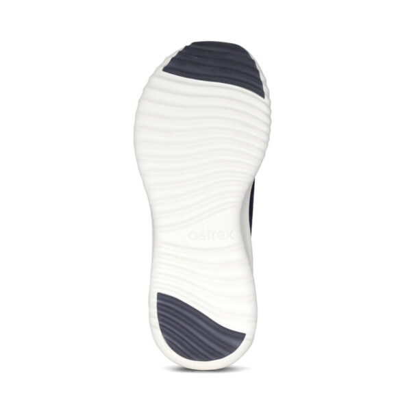 CARLY NAVY - Image 4