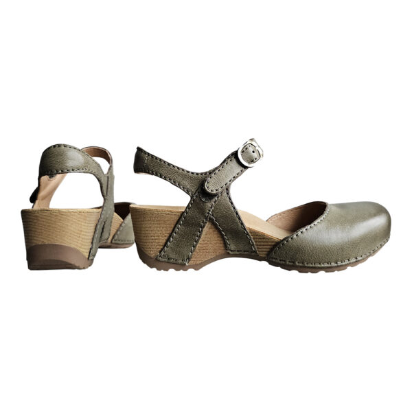 TIFFANI - Image 6