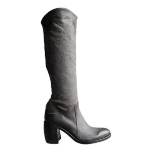 CAITLYN B82301