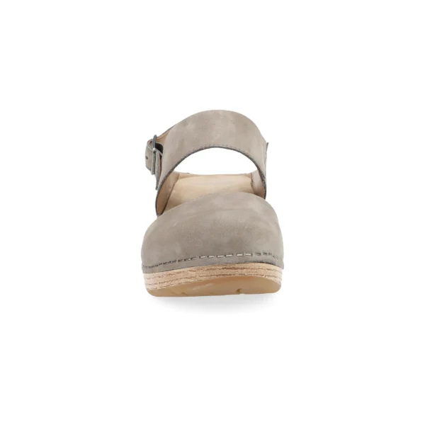 LUCIA - Image 5
