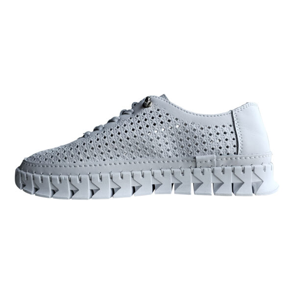 KNOWLES - Image 4